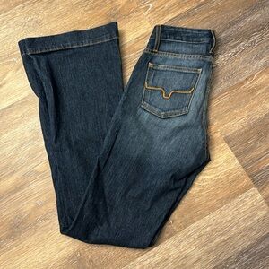 Barely worn, waist is 0, inseam is 34 inches